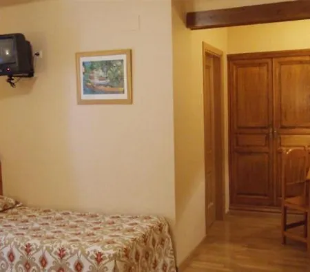 Turrull Hotel 2*